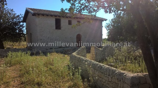 casa indipendente in vendita a Scicli