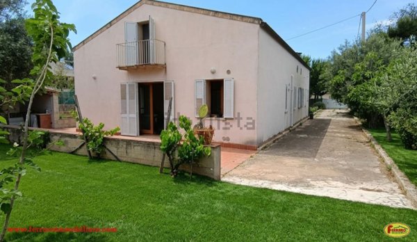 casa indipendente in vendita a Scicli