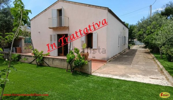 casa indipendente in vendita a Scicli