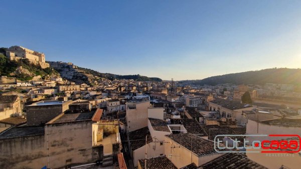 casa indipendente in vendita a Scicli