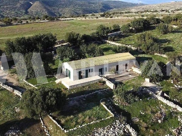 casa indipendente in vendita a Scicli in zona Donnalucata