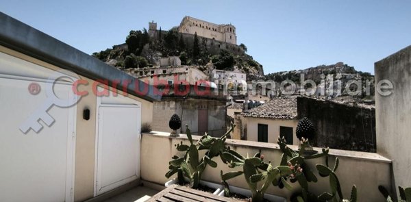 casa indipendente in vendita a Scicli