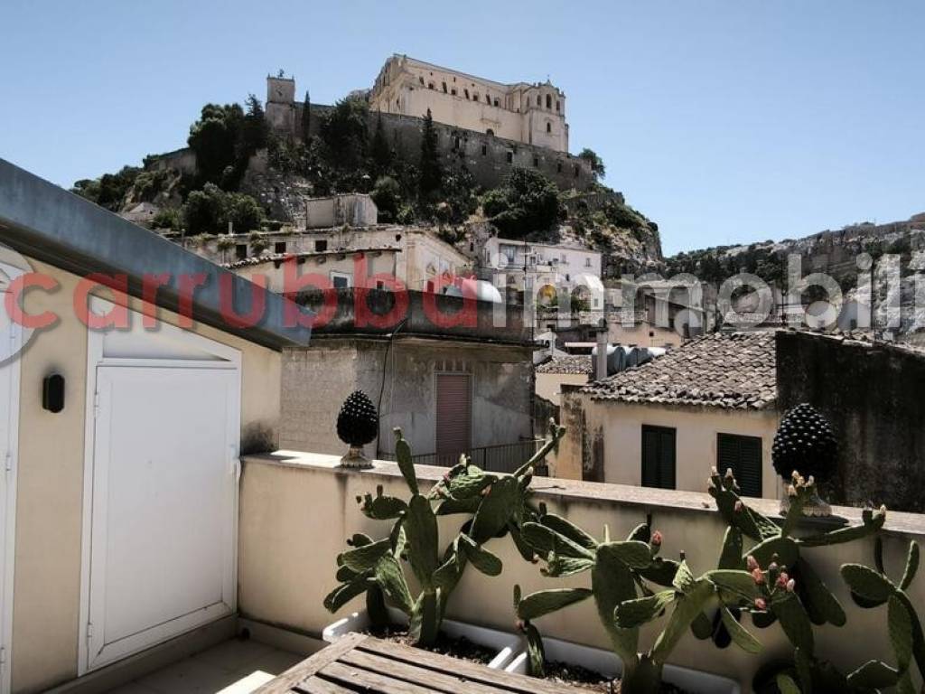 casa indipendente in vendita a Scicli