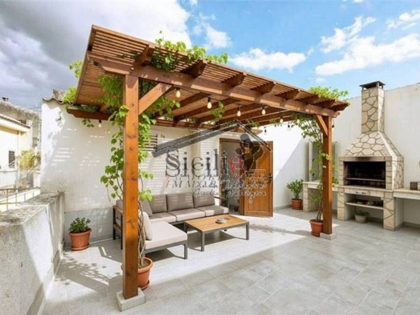 casa indipendente in vendita a Scicli