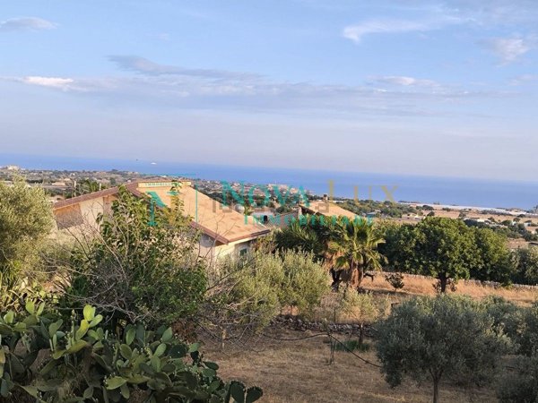 casa indipendente in vendita a Scicli in zona Sampieri