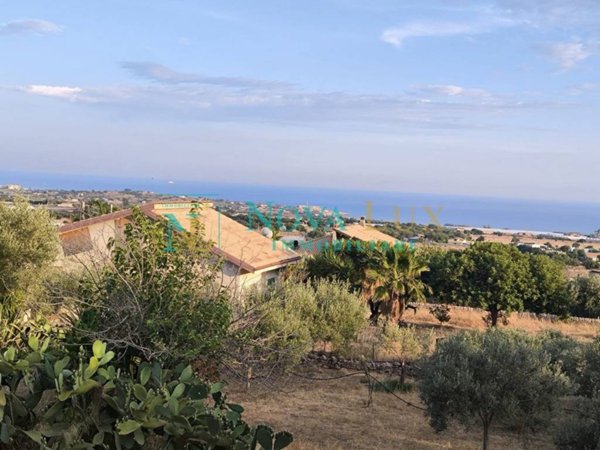 casa indipendente in vendita a Scicli in zona Sampieri