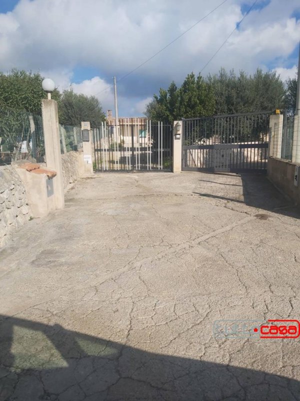 casa indipendente in vendita a Scicli