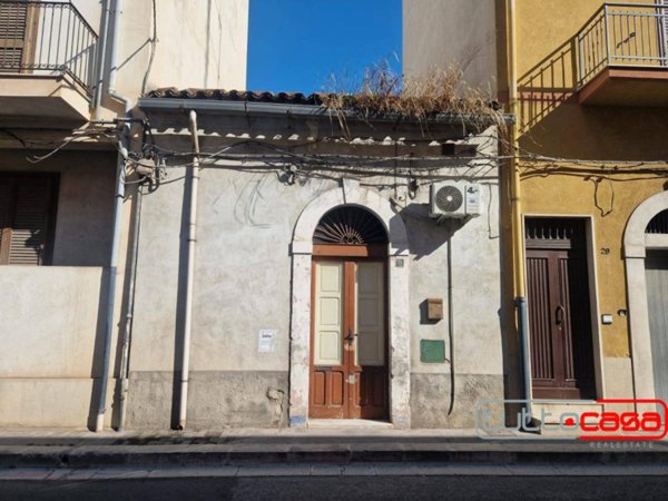 casa indipendente in vendita a Scicli