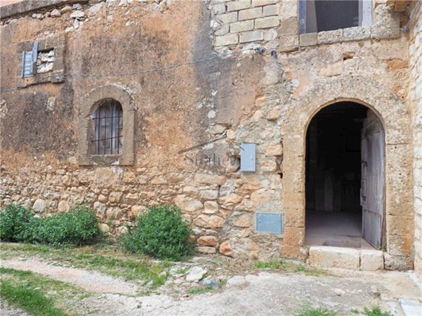 casa indipendente in vendita a Scicli