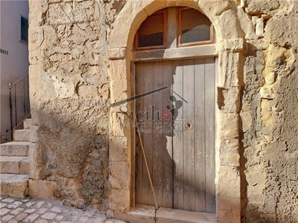 casa indipendente in vendita a Scicli