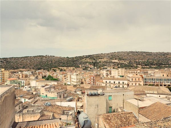 casa indipendente in vendita a Scicli