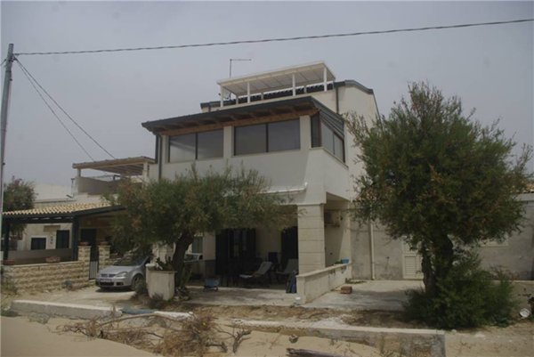 casa indipendente in vendita a Scicli