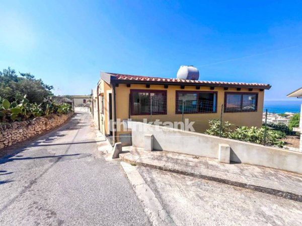 casa indipendente in vendita a Scicli in zona Cava d'Aliga