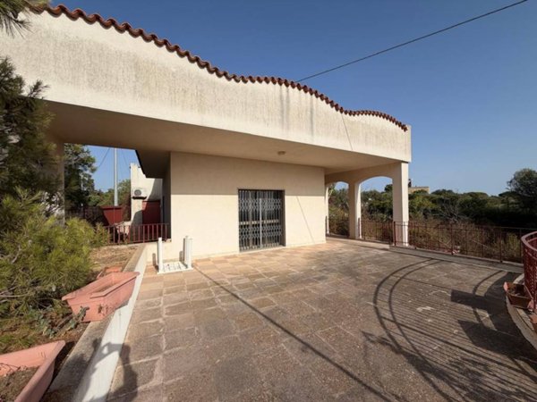 casa indipendente in vendita a Scicli