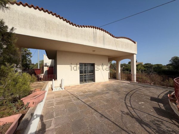 casa indipendente in vendita a Scicli