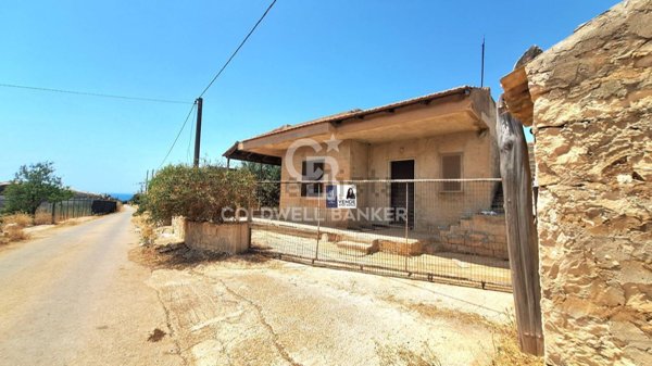 casa indipendente in vendita a Scicli