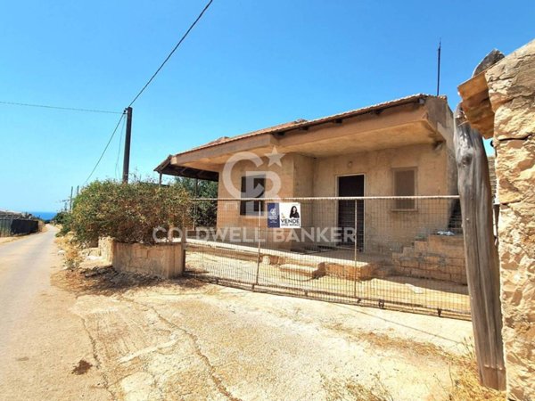 casa indipendente in vendita a Scicli