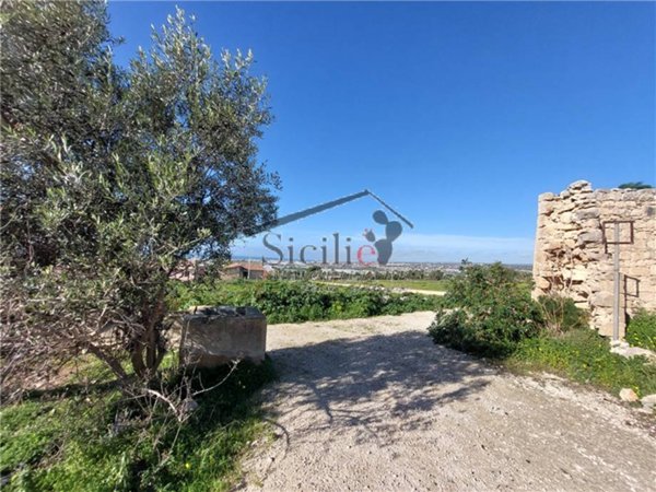 casa indipendente in vendita a Scicli