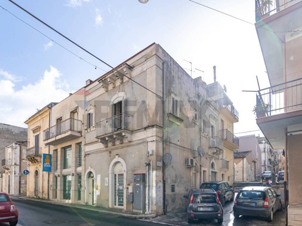 casa indipendente in vendita a Scicli