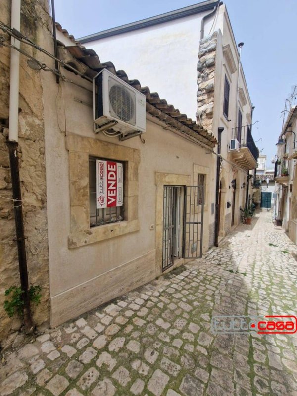casa indipendente in vendita a Scicli