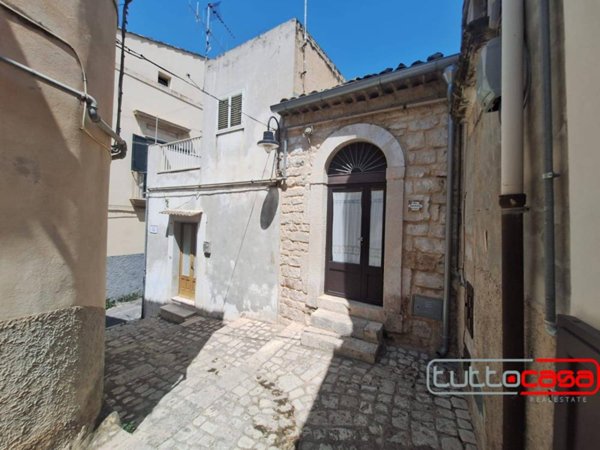 casa indipendente in vendita a Scicli