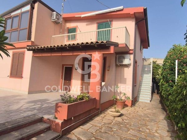 casa indipendente in vendita a Scicli in zona Donnalucata