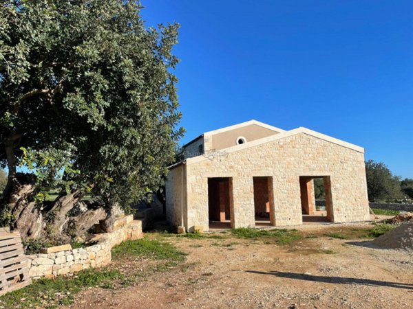 casa indipendente in vendita a Scicli