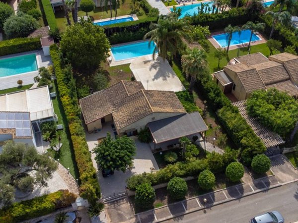 casa indipendente in vendita a Scicli in zona Donnalucata