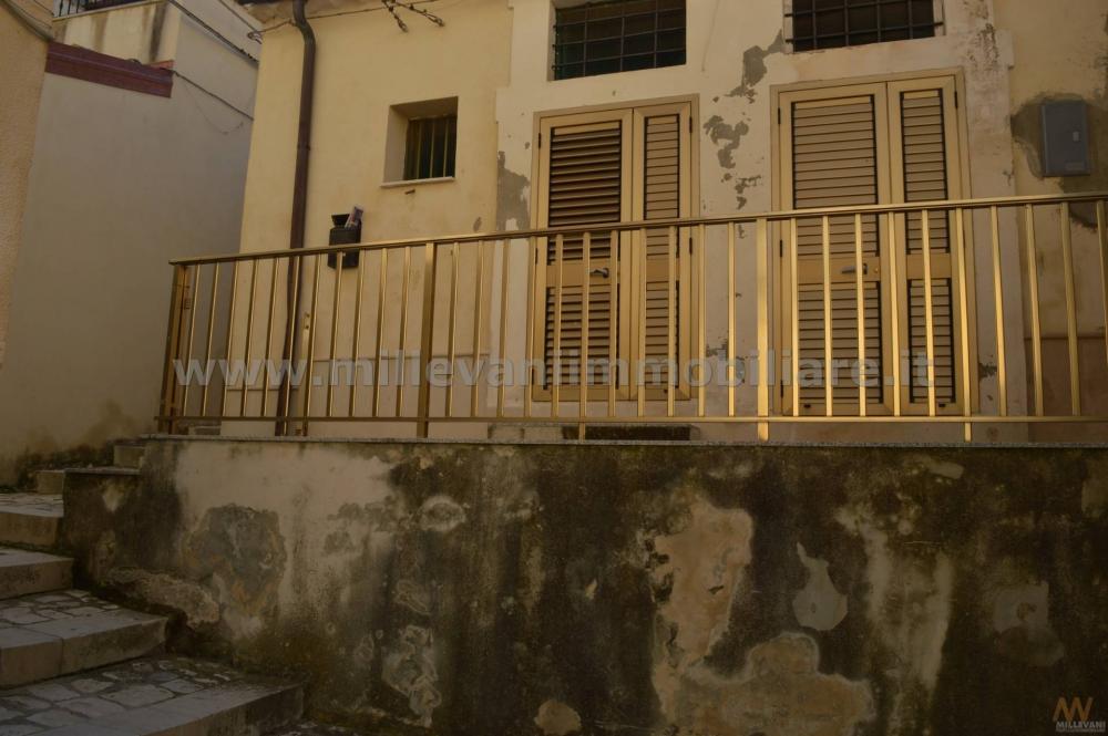 casa indipendente in vendita a Scicli