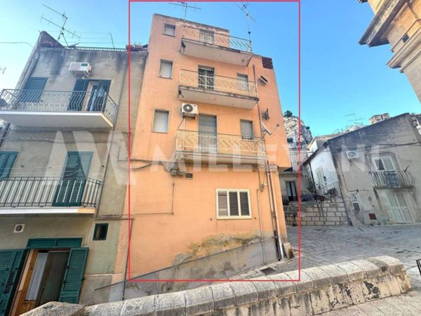 casa indipendente in vendita a Scicli