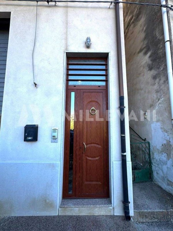 casa indipendente in vendita a Scicli