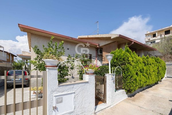 casa indipendente in vendita a Scicli in zona Cava d'Aliga