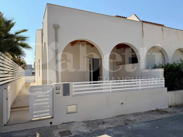 casa indipendente in vendita a Scicli in zona Donnalucata