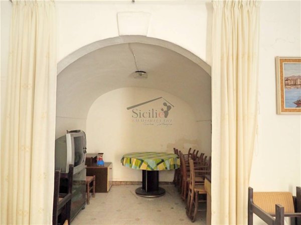 casa indipendente in vendita a Scicli
