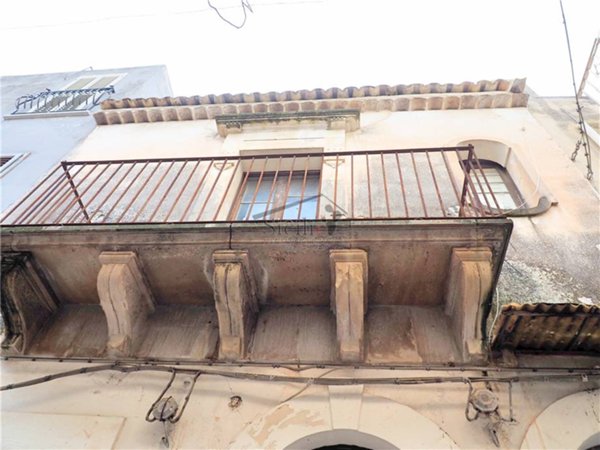 casa indipendente in vendita a Scicli