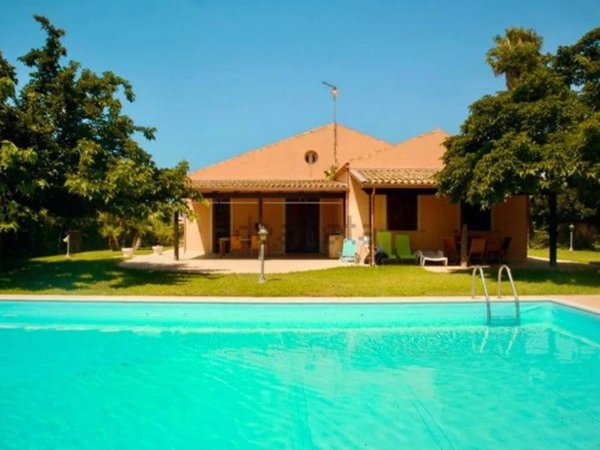 casa indipendente in vendita a Scicli in zona Donnalucata