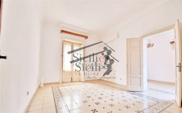 casa indipendente in vendita a Scicli