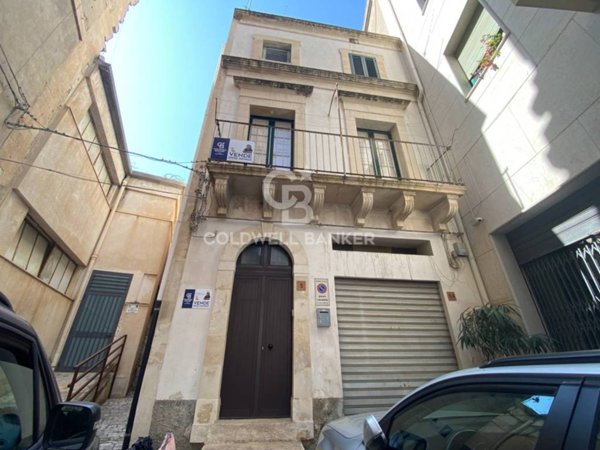 casa indipendente in vendita a Scicli