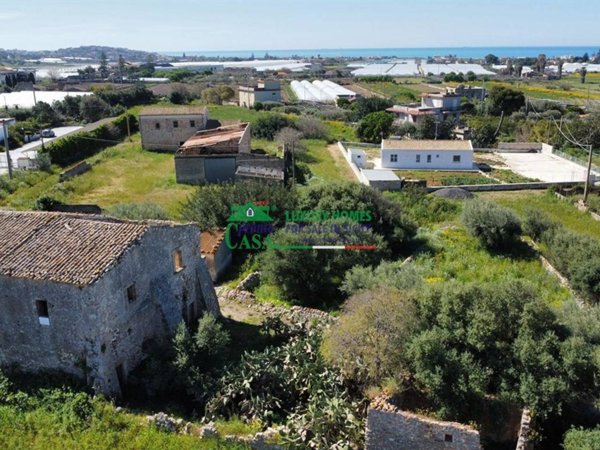 casa indipendente in vendita a Scicli