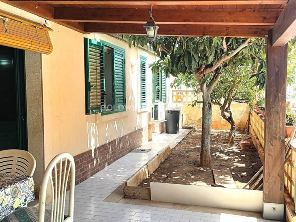 casa indipendente in vendita a Scicli in zona Donnalucata