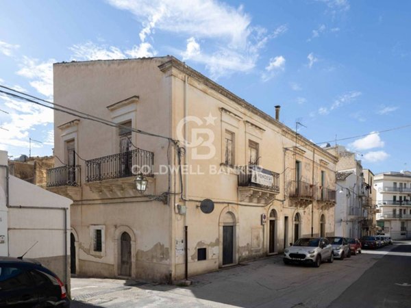 locale di sgombero in vendita a Scicli