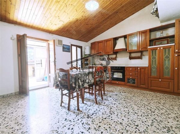 casa indipendente in vendita a Scicli