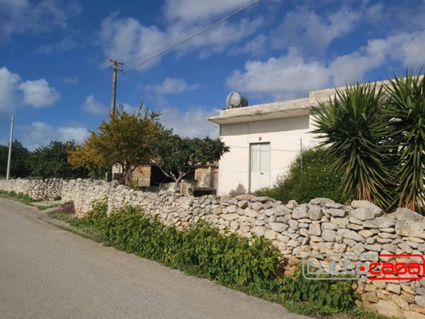 casa indipendente in vendita a Scicli