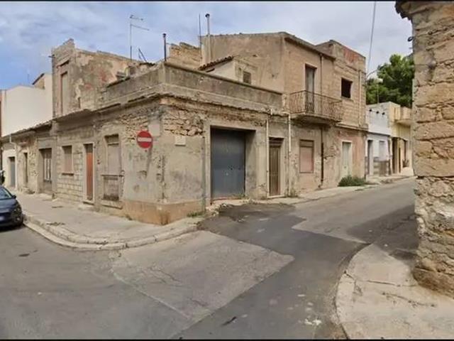 casa indipendente in vendita a Vittoria