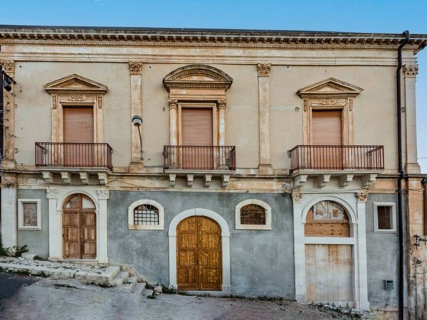 casa indipendente in vendita a Vittoria
