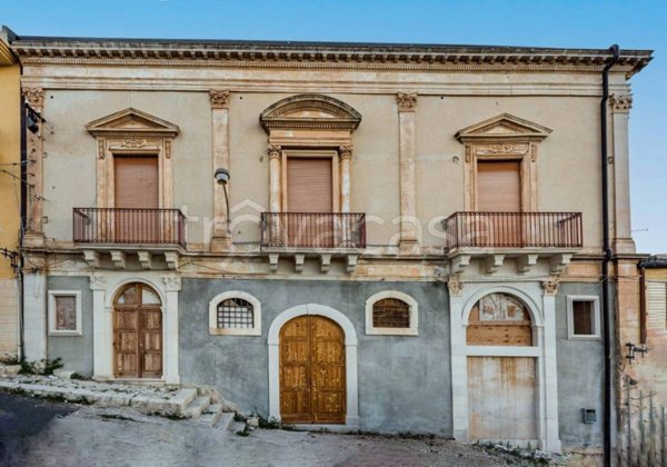 casa indipendente in vendita a Vittoria