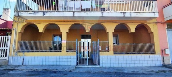 casa indipendente in vendita a Vittoria
