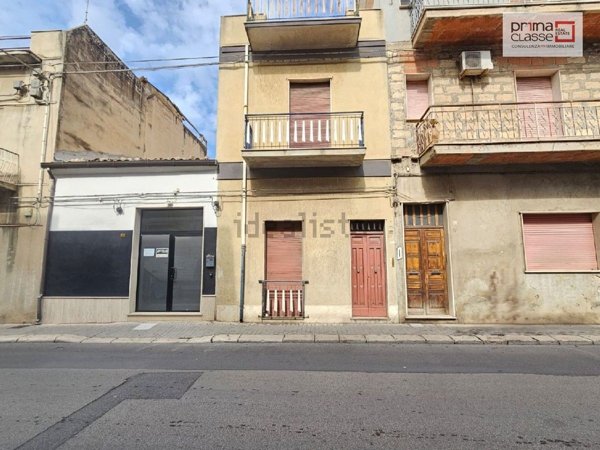 casa indipendente in vendita a Vittoria