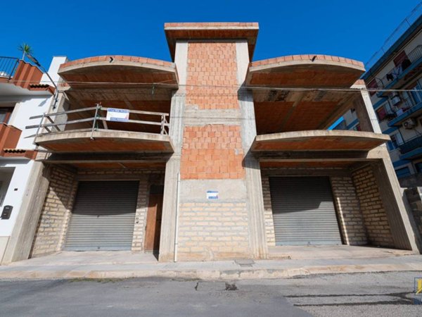 casa indipendente in vendita a Vittoria