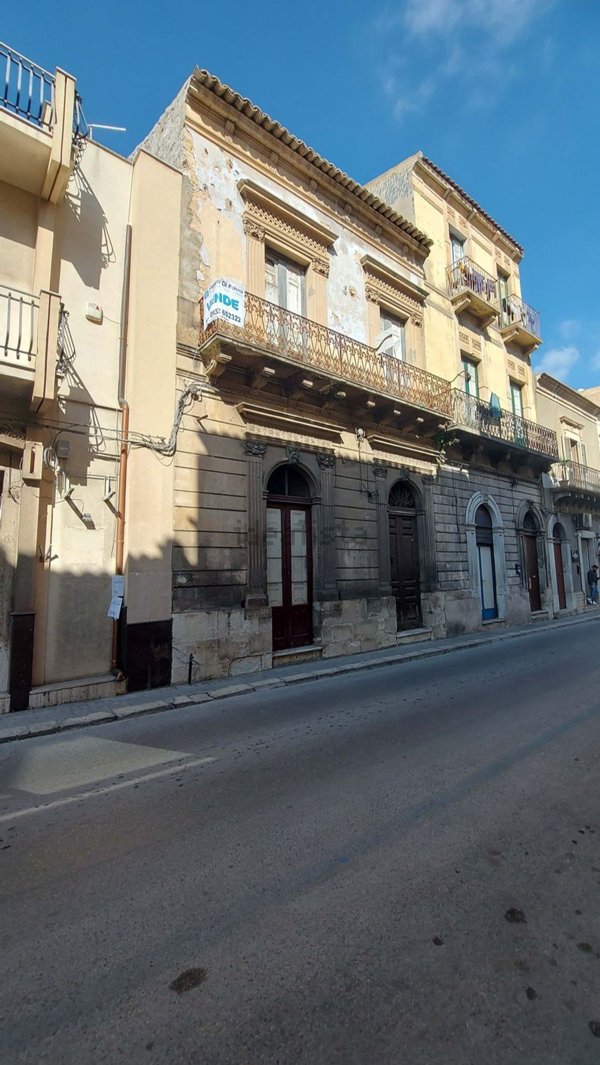 casa indipendente in vendita a Vittoria